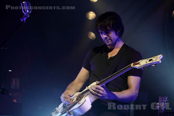 THE DEAD WEATHER - 2010-06-30 - PARIS - Le Bataclan - Dean Anthony Fertita